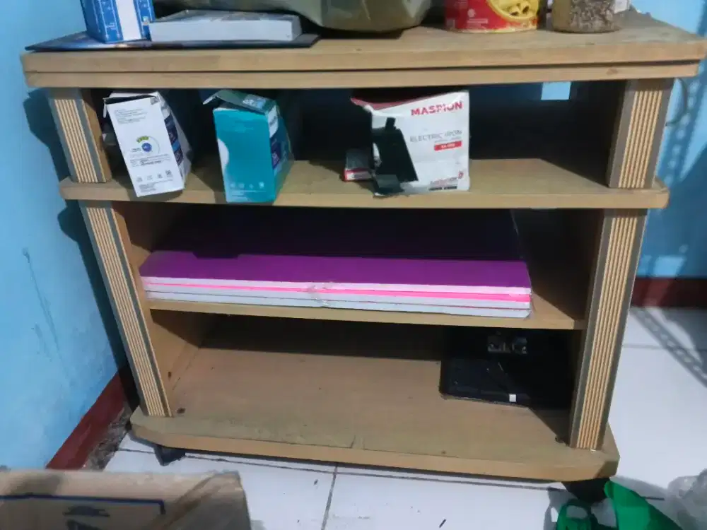 Jual meja TV multiguna.