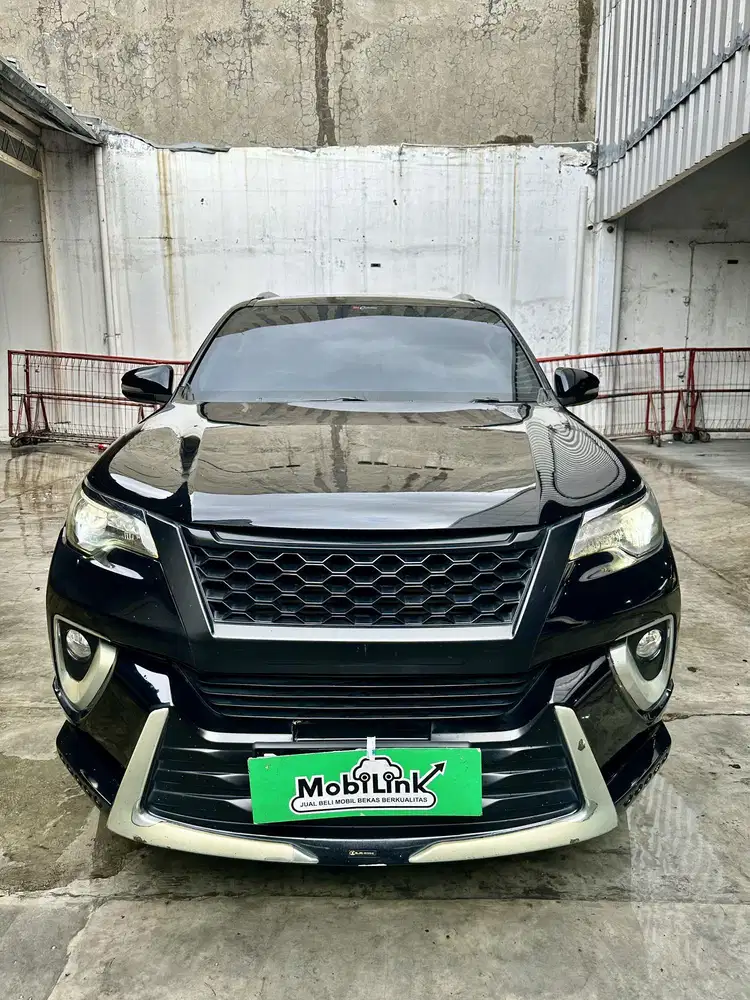 DP 3 JUTA, TOYOTA FORTUNER 2.4 VRZ 4x2 AT 2017