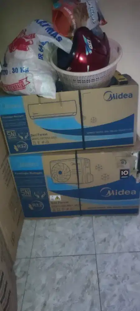 Di jual Ac midea 1/2pk