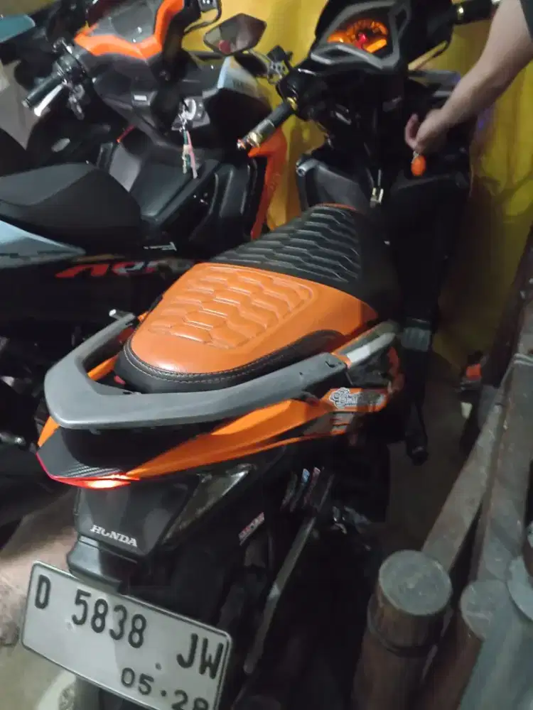 Vario 125 orange 2013