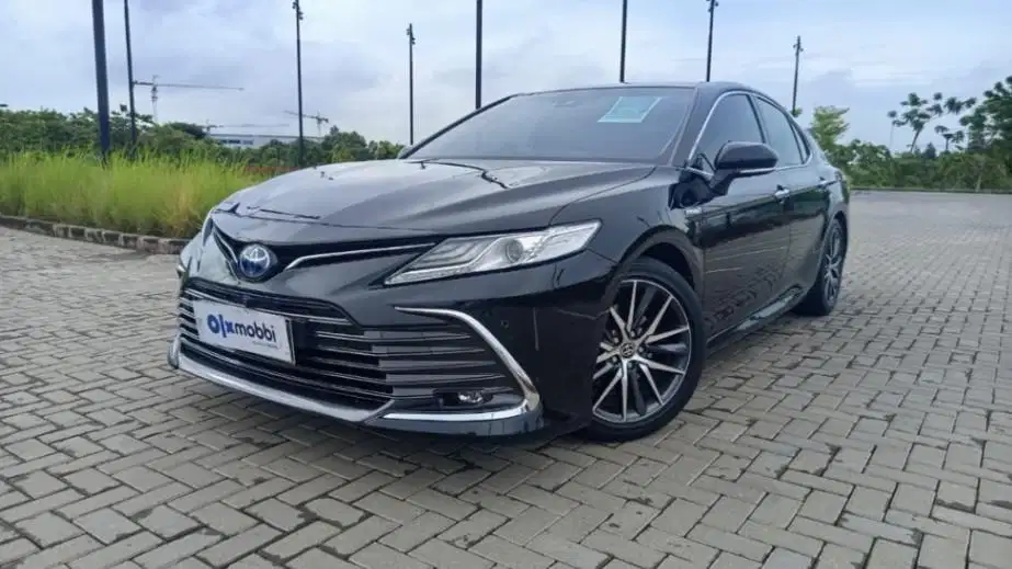 LOW DP Toyota Camry 2.5 Hybrid-AT 2022 PAK