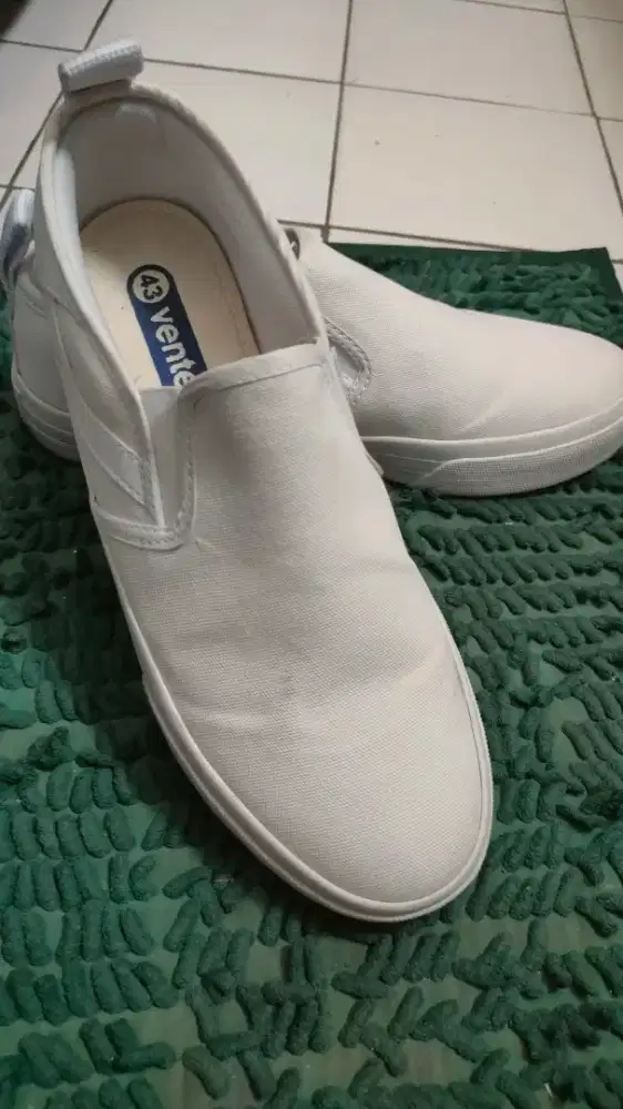 Sepatu slip on icon Ventela uk 43