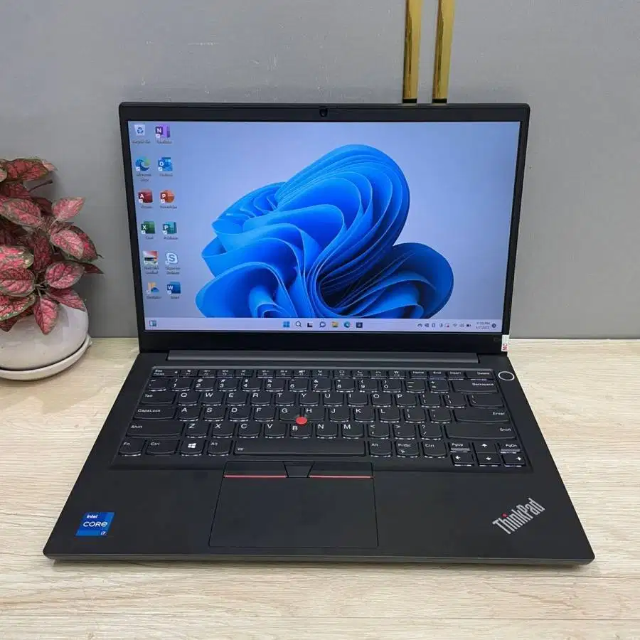 Laptop Lenovo Thinkpad E15 Core i7 Gen10 Ram DDR4 15inch N-ETM