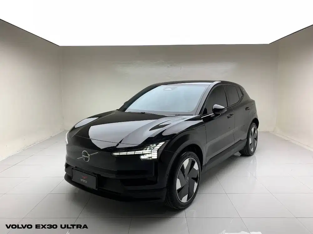VOLVO EX30 ULTRA 2025 ONYX BLACK ON BLACK/BLUE