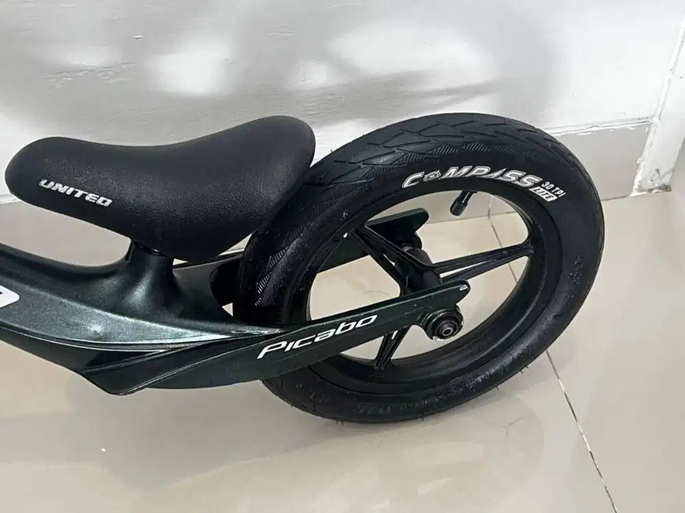 DIJUAL CEPAT! BALANCE BIKE UNITED PICABO + BONUS HELM ANAK CRATONI