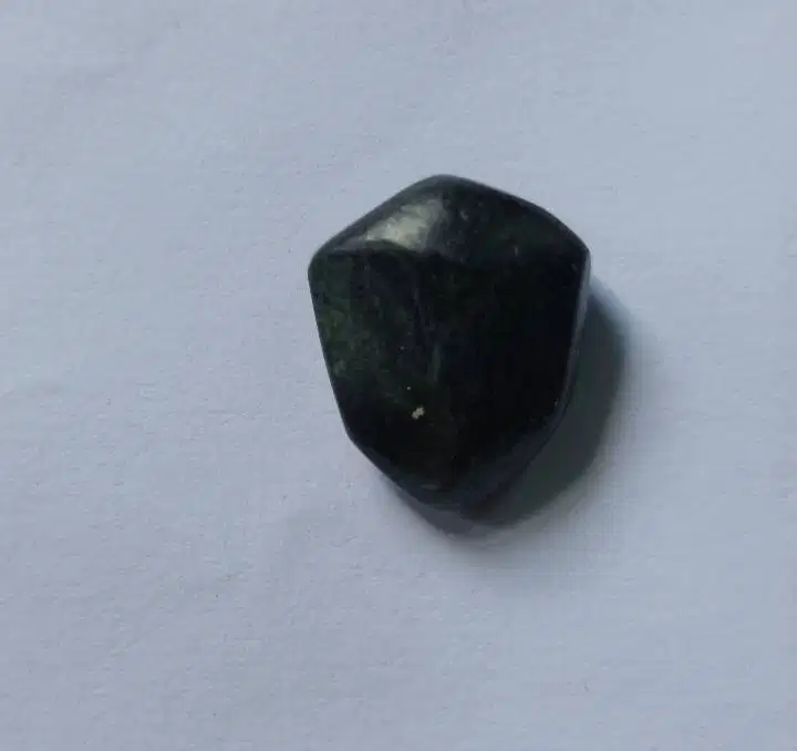 Batu berlian hitam, magnetis carbon asliado