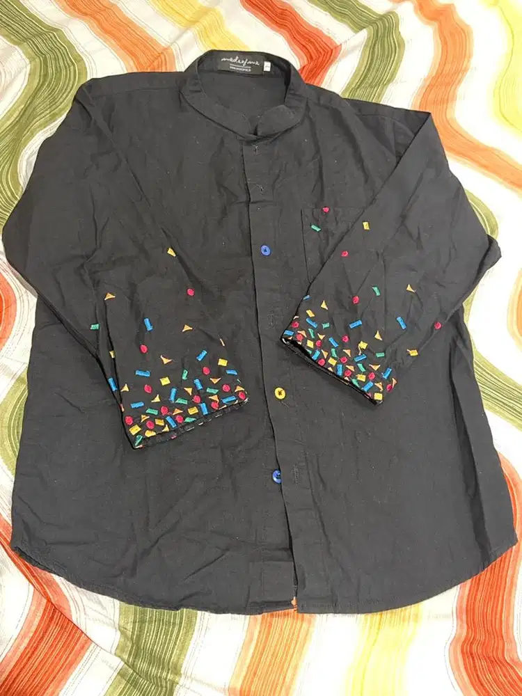 Koko Lengan Panjang Hitam