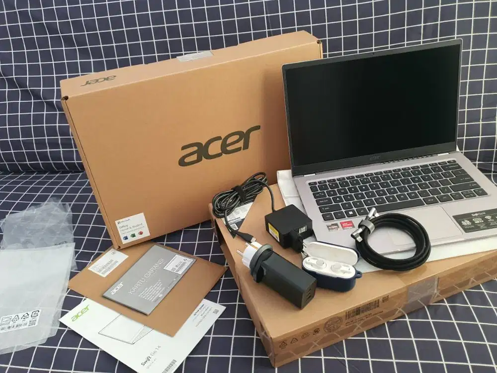2nd Mulus - Acer Swift Go 14 SFG14 - 41 AMD Ryzen 5 R5 7530U 16GB 512G