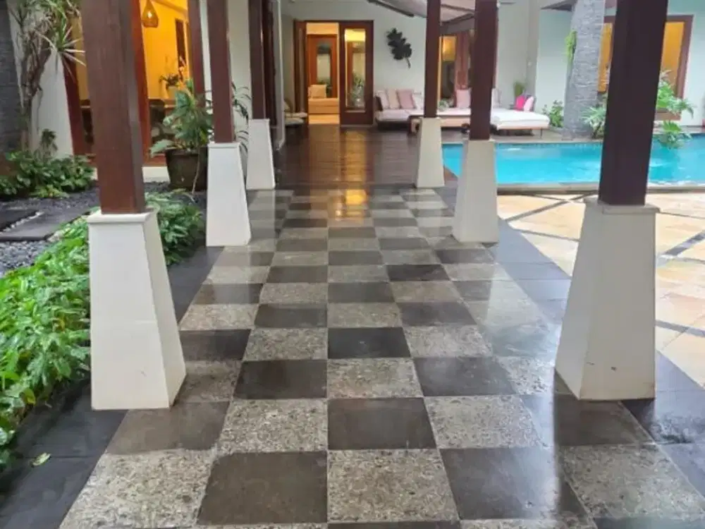 MURAH !! DIJUAL RUMAH CILANDAK DESIGN TROPIS 2 LANTAI SIAP HUNI BAGUS