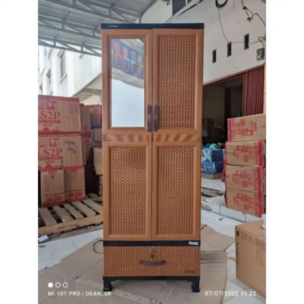 Lemari Pakaian Napolly Rak+Cermin+Gantungan