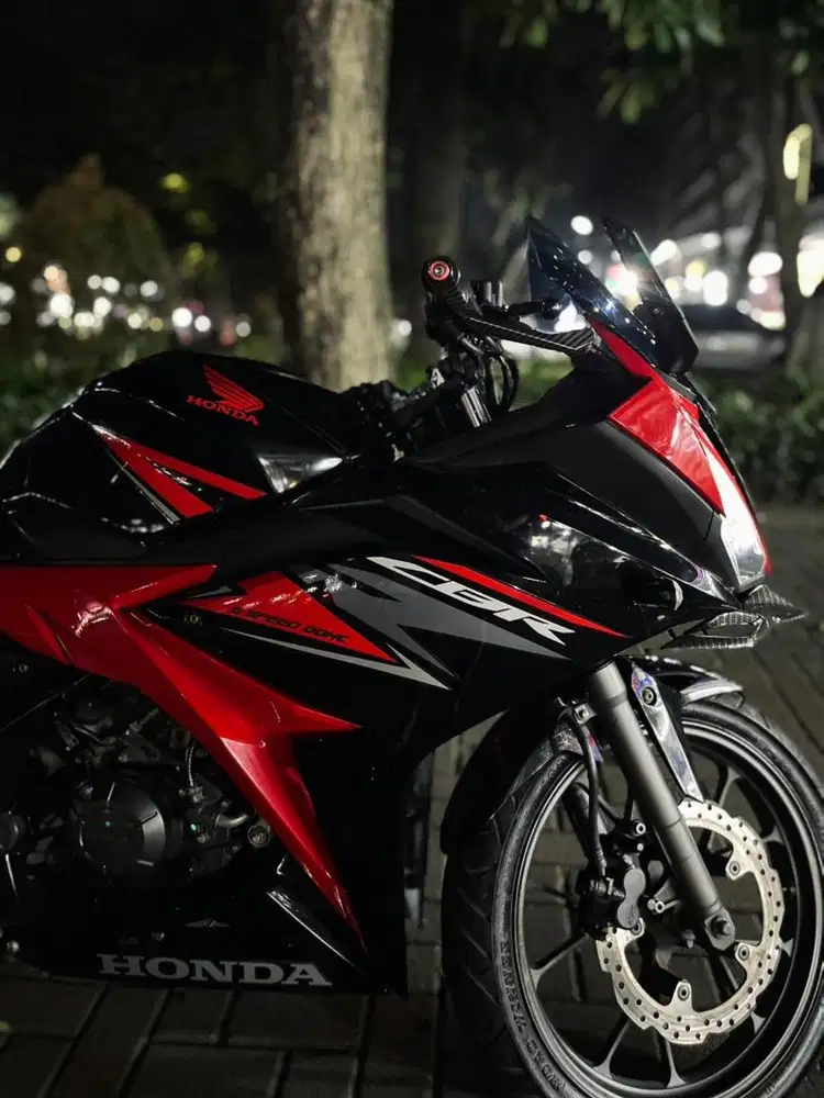 HONDA CBR 150R 2019