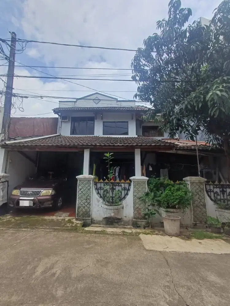 DIJUAL CEPAT! Rumah Besar & Strategis di Duta Indah Jatimakmur, Bekasi