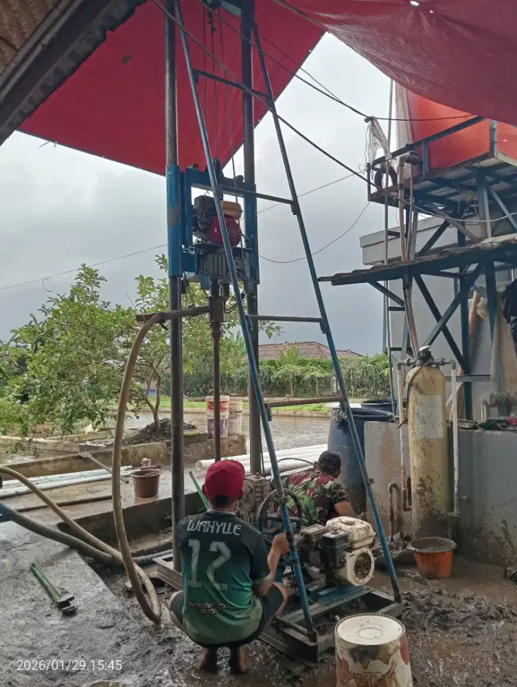 Tukang bor sumur air bersih