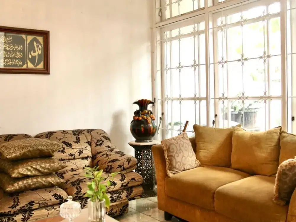 Rumah Mewah di Pesanggrahan Petukangan