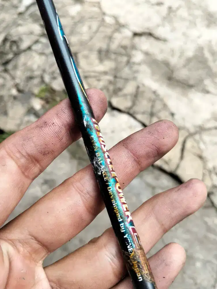 Mp22 muscle power 22  yonex 2u g5 badminton raket bekas