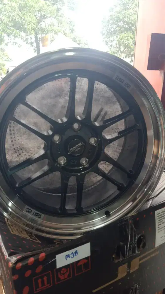 KANA RS 18x9.5in ET 25 pcd 114,3