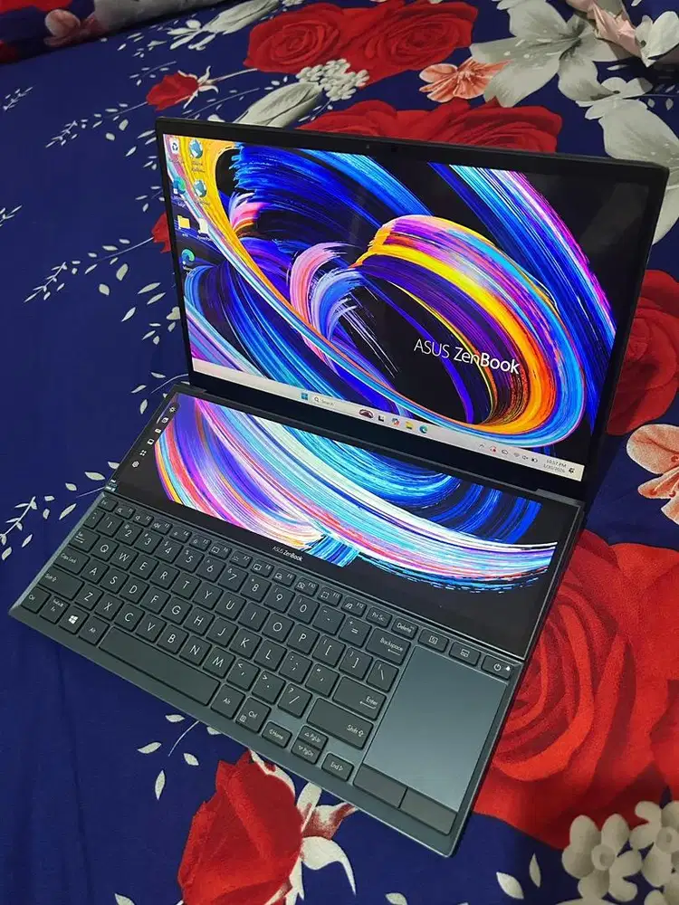 ASUS Zenbook Duo UX482EAR