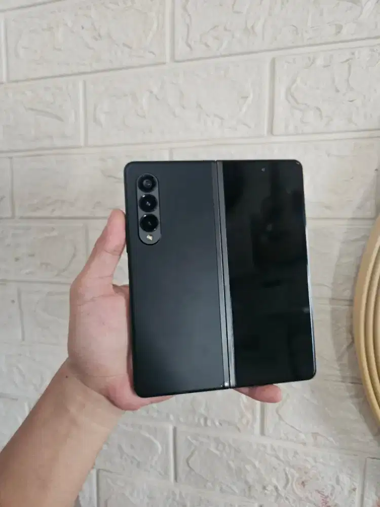 JUAL MURAH Samsung Z Fold 3 5G 12/256gb Resmi Sein (-minus)