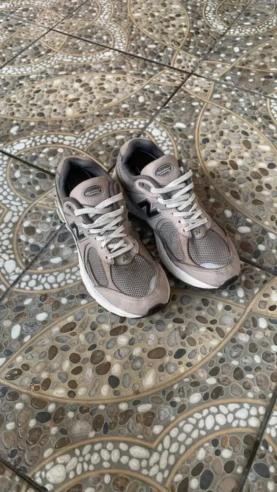 New Balance 2002R warm alpaca ligt