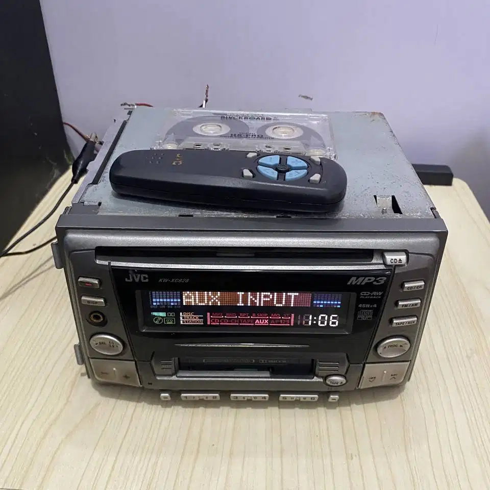 Tape Mobil JVC KW-XC828 + Remote Minus CD