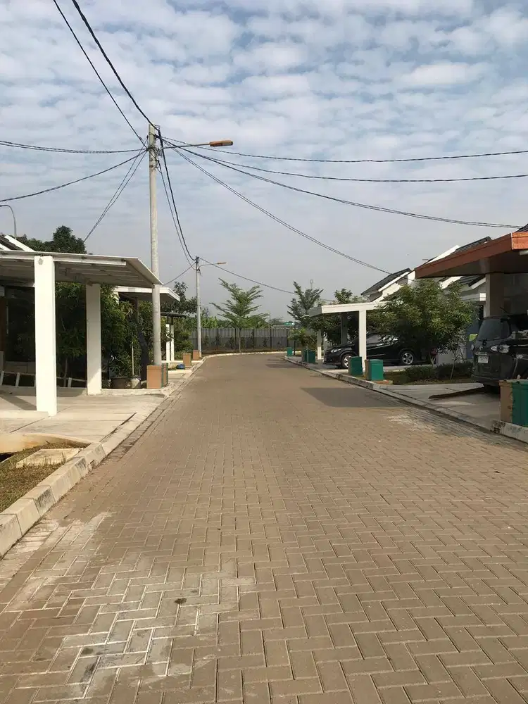 Dikontrakkan rumah di Summarecon Emerelad karawang