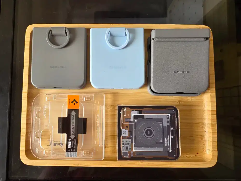 Bundle Case Samsung Z Flip 6 Ori + Tempered Spigen (5pcs)