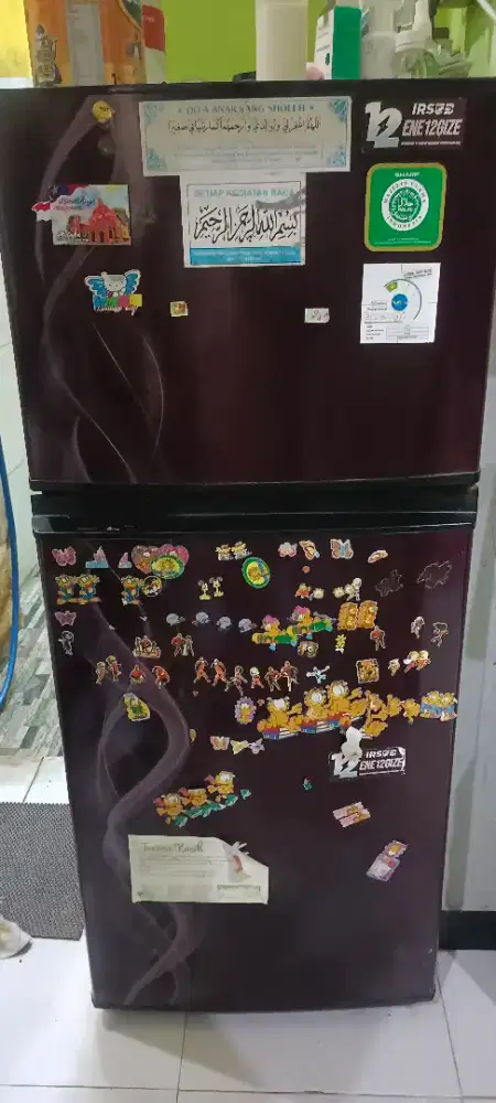 Bismillah dijual Kulkas 2 pintu tidak ada minus (normal)
