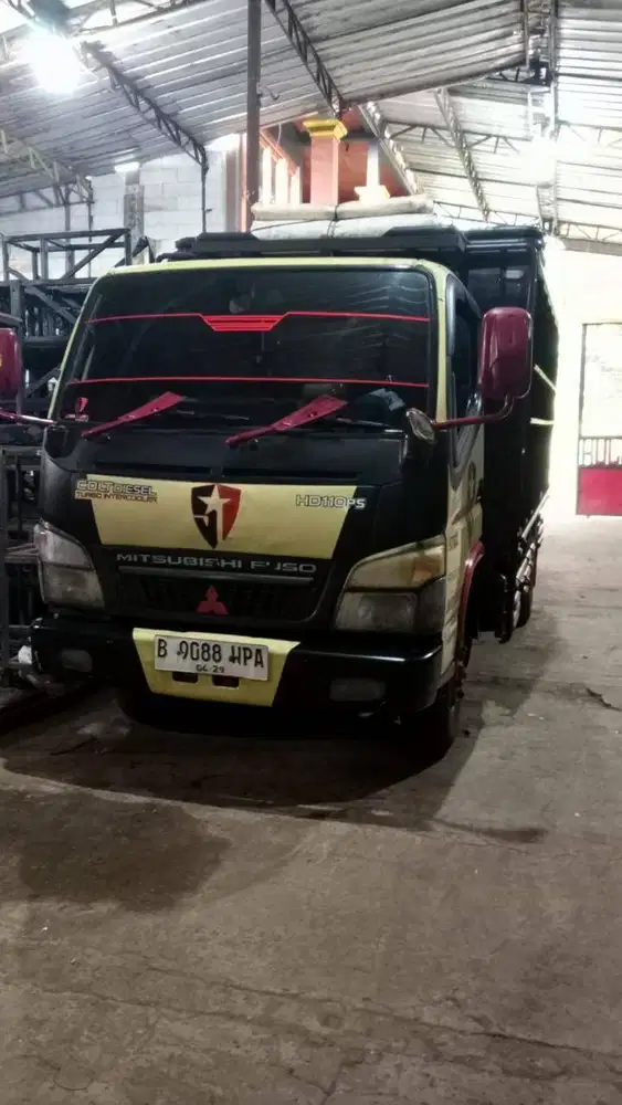 Mitsubishi Colt Diesel FE 73 (4x2) MT 2010