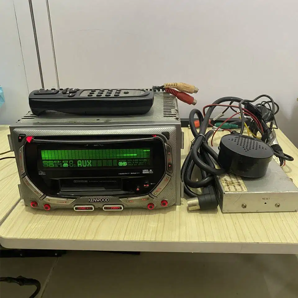 Tape Mobil Kenwood DPX-3070u termasuk GPS dan remote