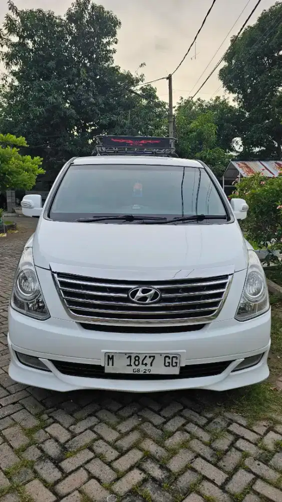 Hyundai H-1 XG Diesel Matic Th. 2013