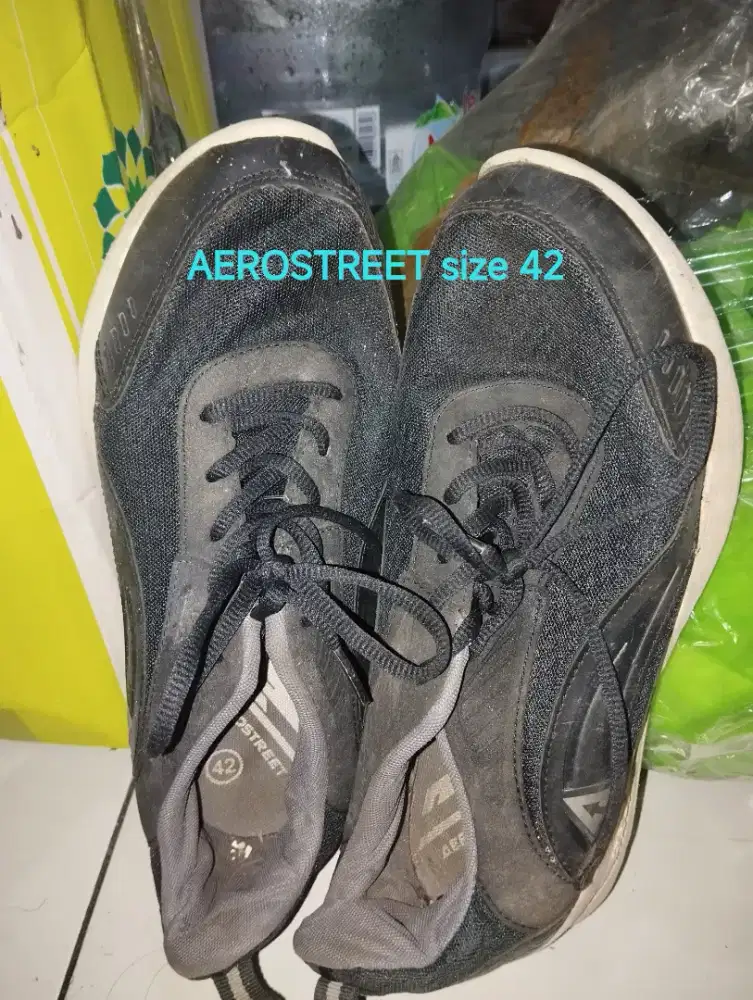 Sepatu Aerostreet