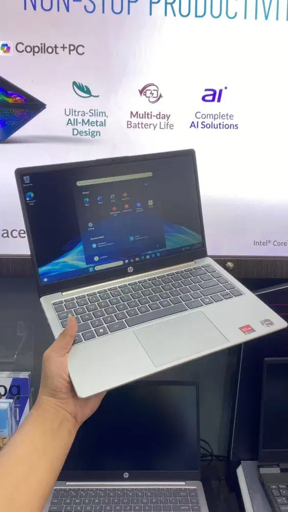 HP 14 EM0320AU / EM0321AU Ryzen 3 7320U 8GB SSD 512GB 14′′ FHD W11+OH2