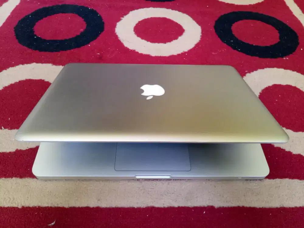 Jual beli laptop macbook imac Bekas terima bgs rusak mati total matot