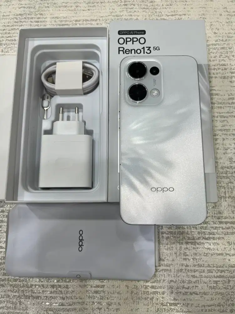 Oppo reno 13 5g ram 12/256gb like new