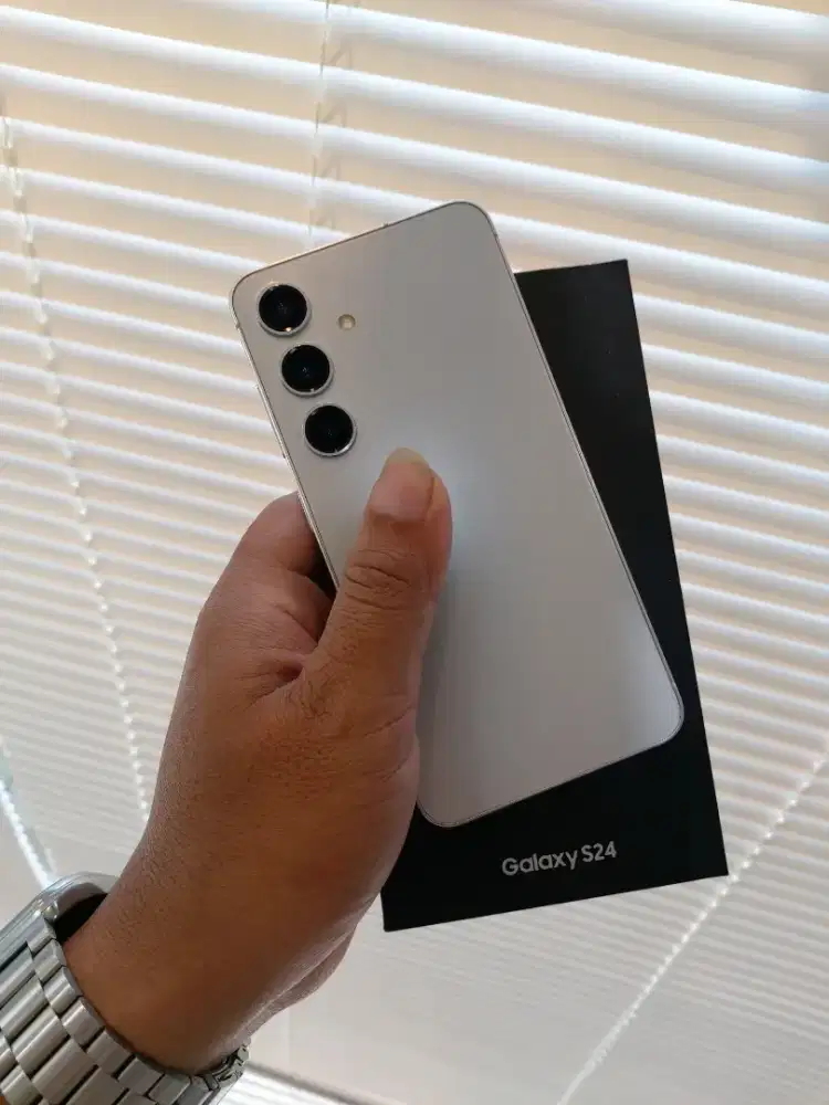 Samsung S24 basic 8/256gb