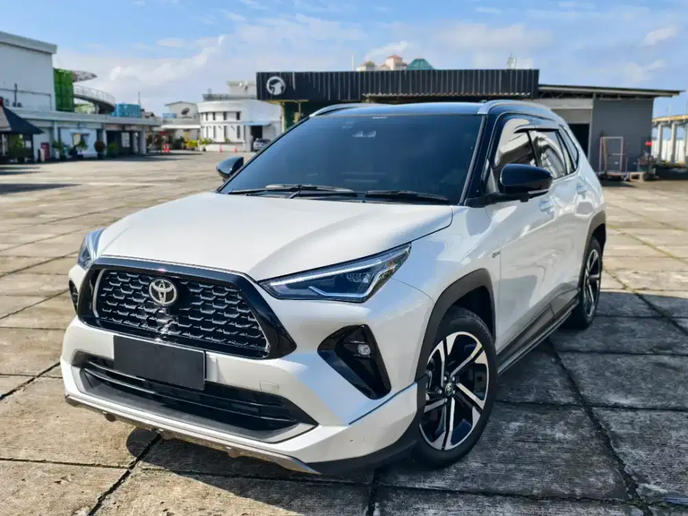 [3RB] TOYOTA YARIS CROSS GR 1.5 HEV TWO TONE 2025 PUTIH GANJIL