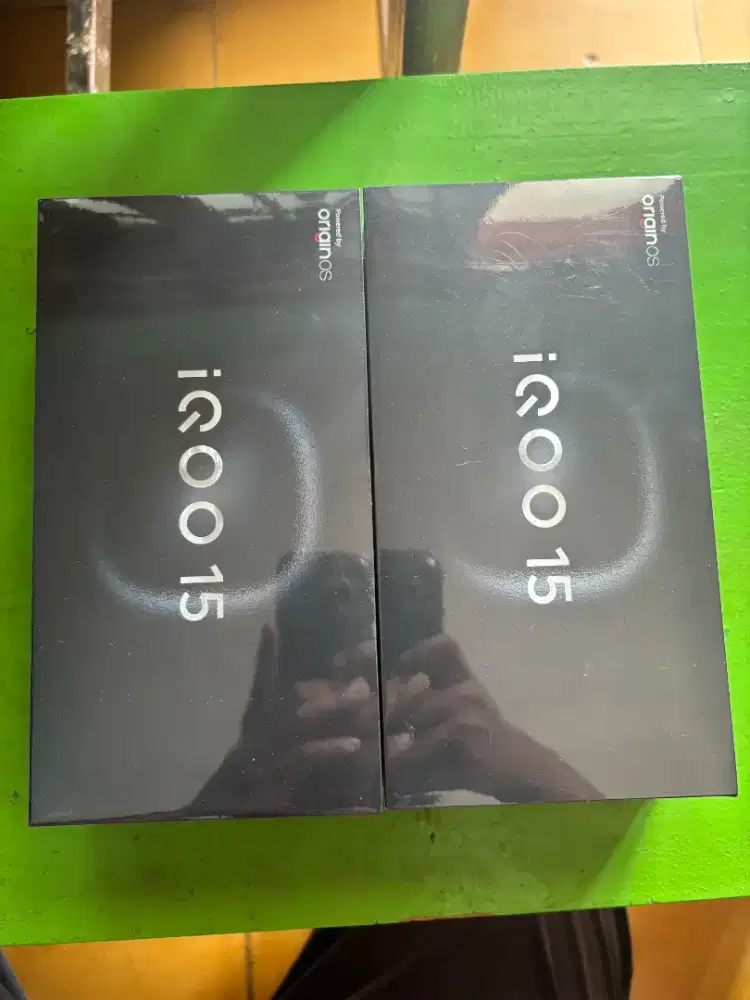 Vivi iQoo 15 12/256GB NEW Black Garansi 2 Tahun