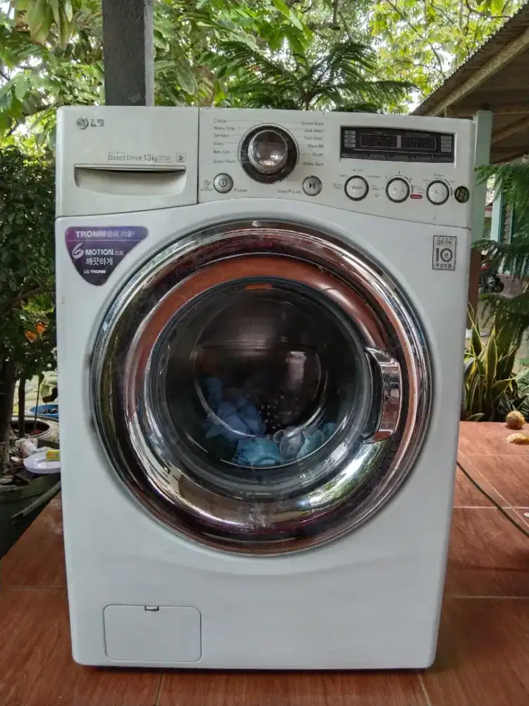 Mesin cuci front loading direct drive inverter