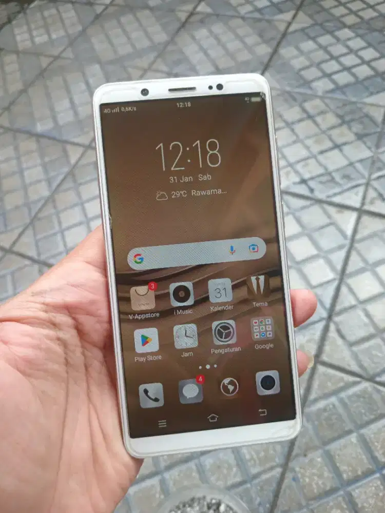Vivo V7 ram 4/32gb