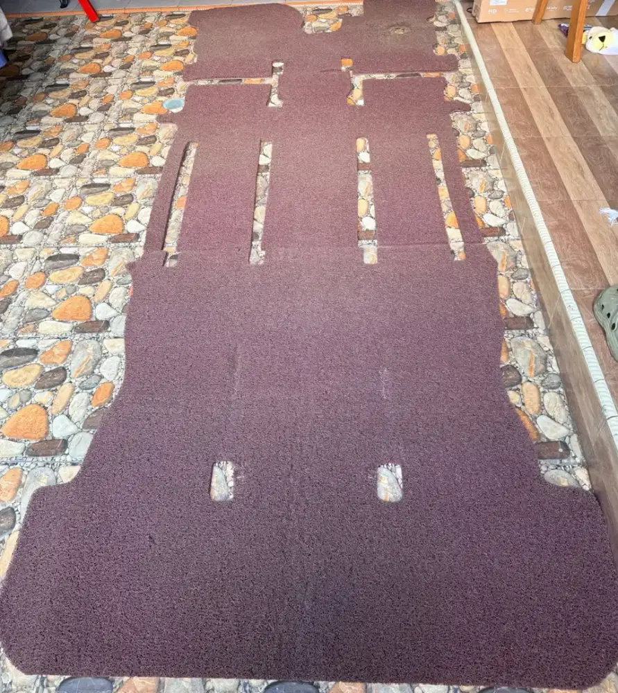 Karpet Mobil Mie Nissan Serena C24 Fullset