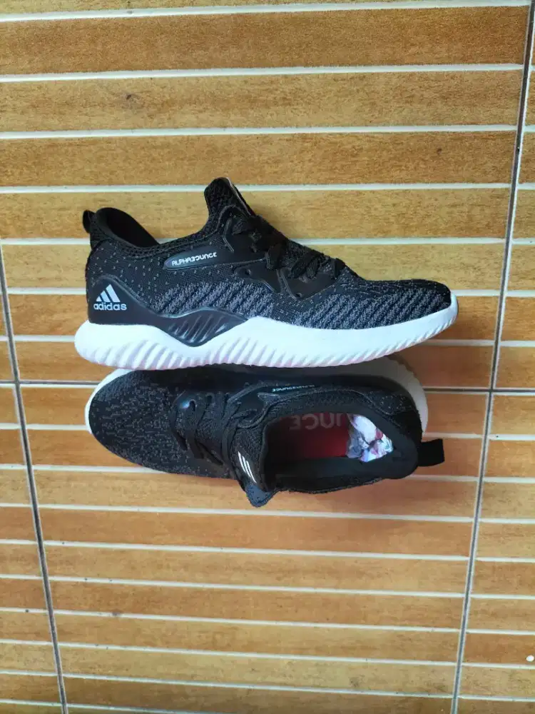 Adidas alphabounce uk.40