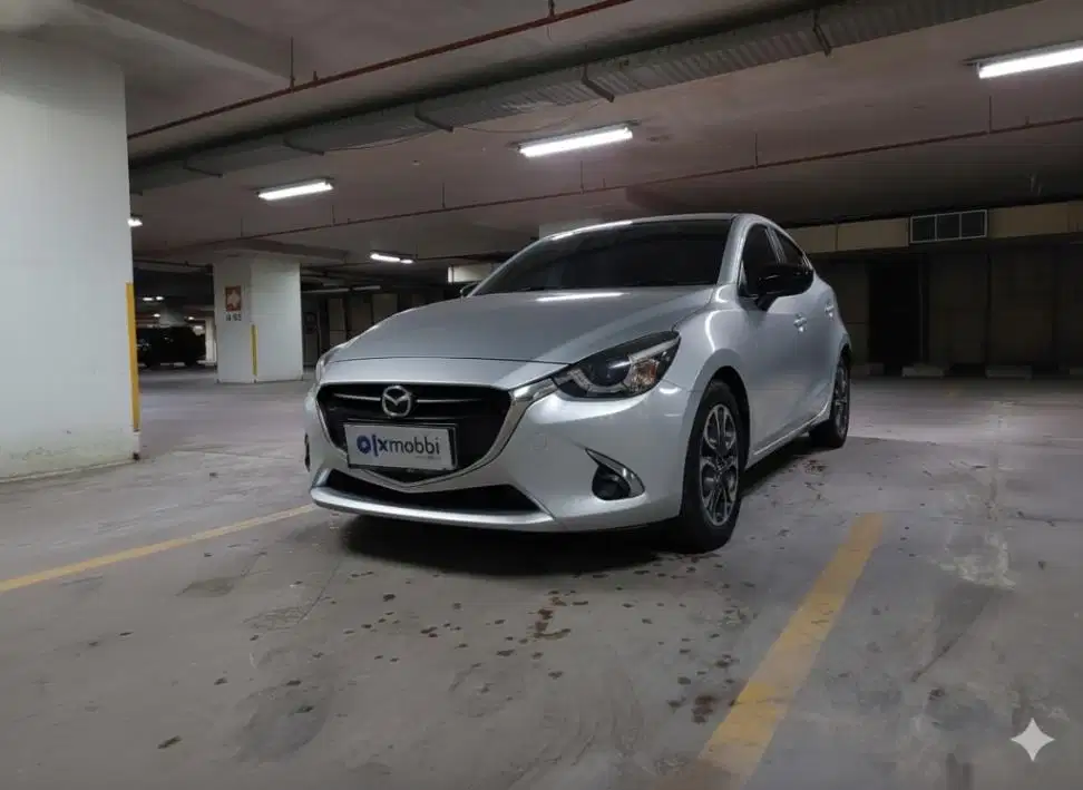 DP RINGAN Mazda 2 1.5 R Bensin-AT 2017 Silver CPFJB