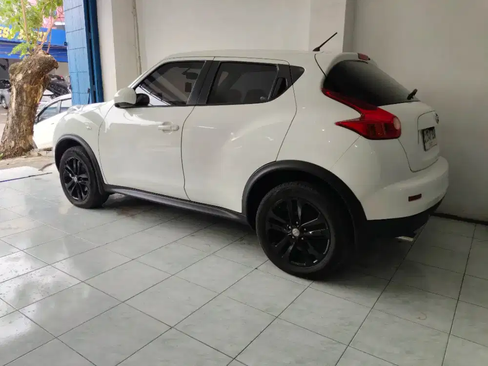 JUKE 1.5 MATIC 2011 TERAWAT