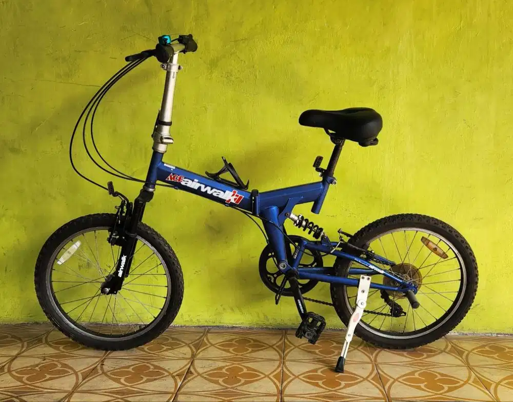 Sepeda Airwalk warna biru
