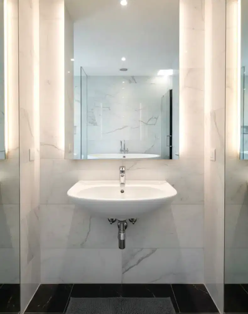 Wastafel merk *TOTO*  Kondisi spt BARU