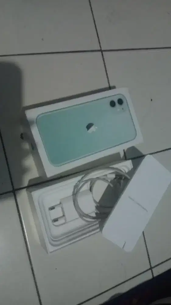 JUAL HP IPHONE 11 64 GB EX IBOX BATRE 96%