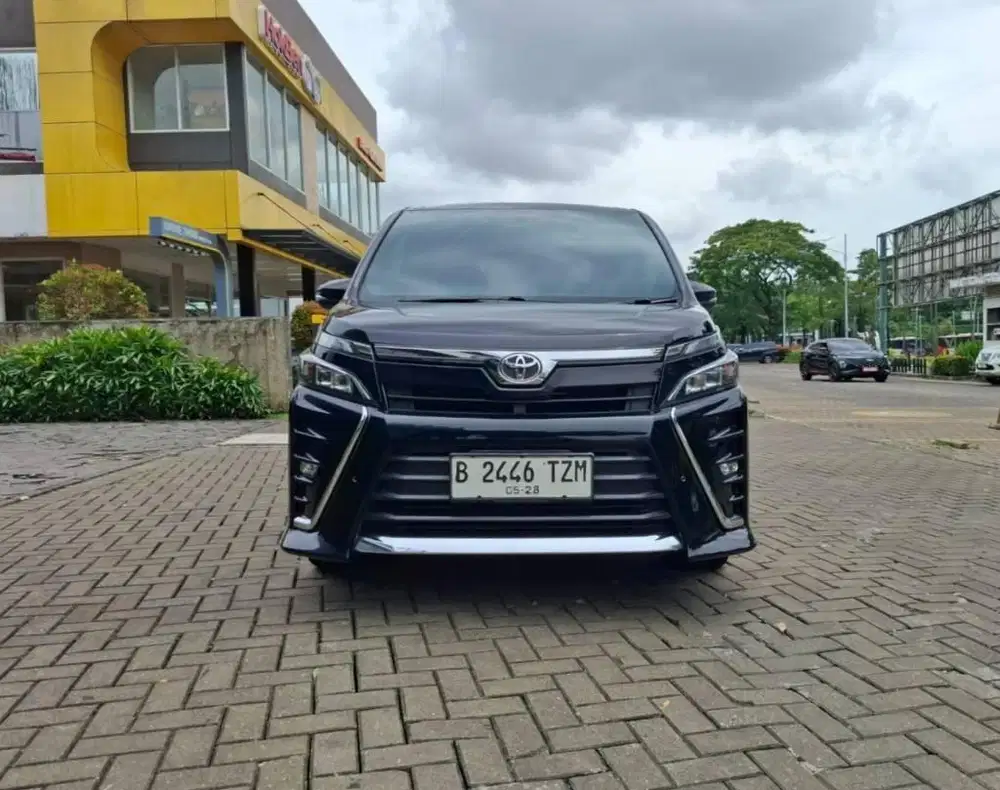 TOYOTA VOXY 2.0 AT 2018 HITAM PROMO MURAH DP MINIM