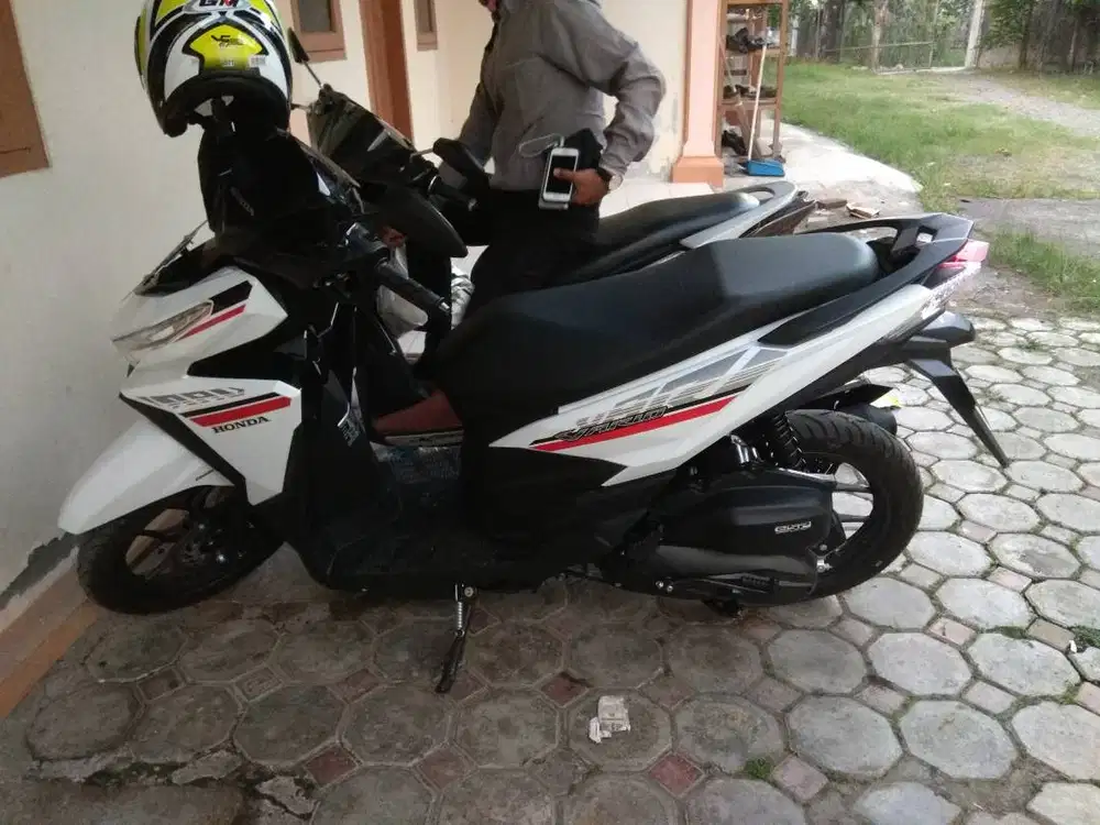 VARIO 125 BEKAS
