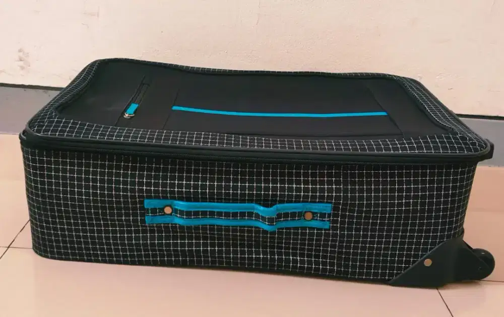 Travel Bag atau Tas Koper