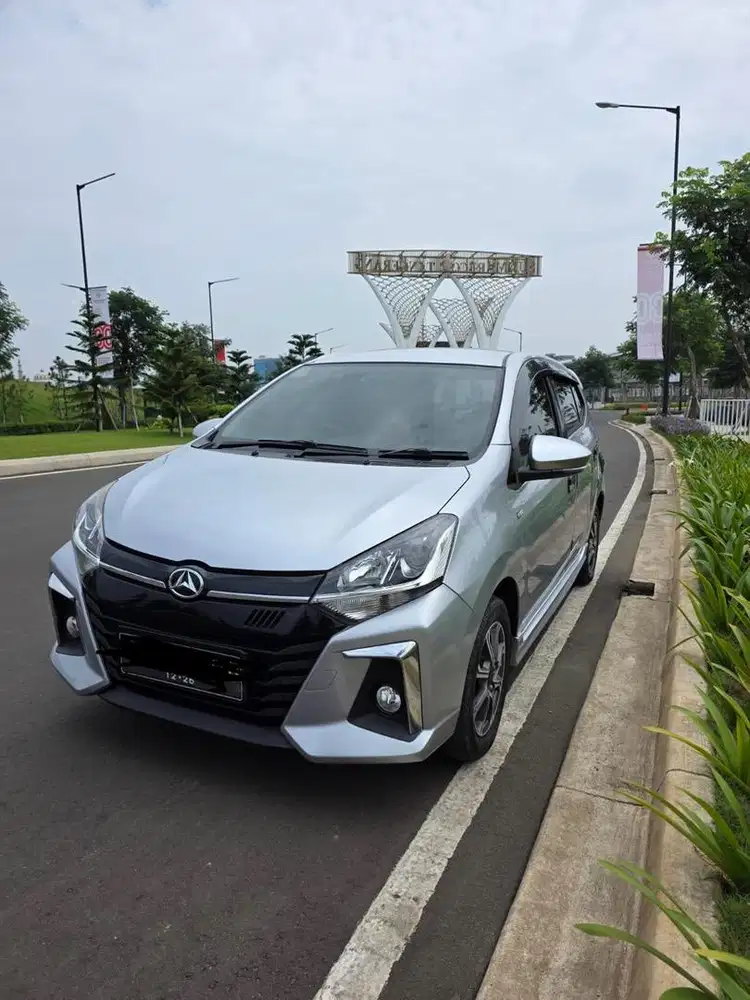 Dijual mobil ayla tipe R manual